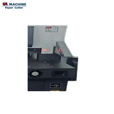 3A Elektrische papierknipper met hydraulisch systeem en afmetingen 128cm * 95cmm * 136cm