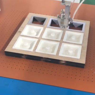 Voorwaarde CQT-800A Automatische lijmbespuitmachine met PLC-kerncomponenten