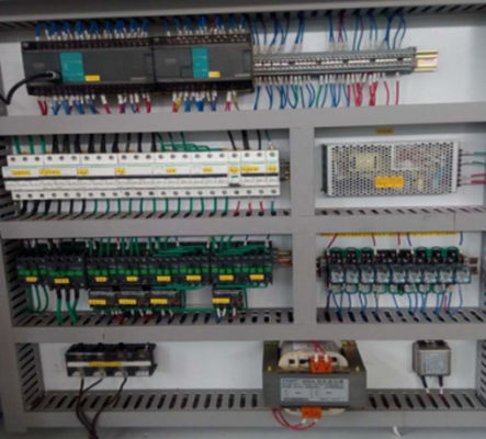 PLC-kerncomponenten Volledig automatisch scheer- en slijpmachine met strippen