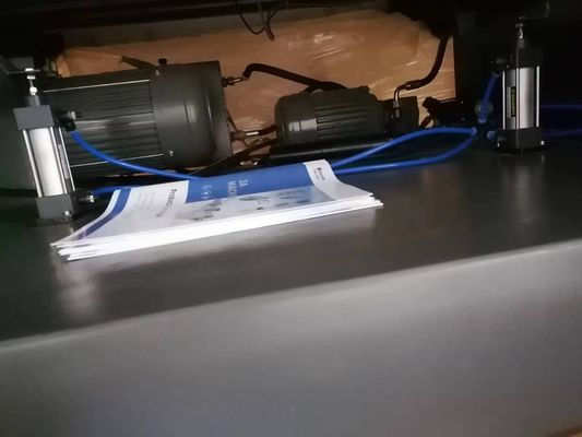 150g 500g 500g Kartonnen plaat fluit laminator semi-automatisch CQT 1000