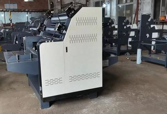 Machine voor het lamineren van gegolfd karton met een spanning van 380 V en een vermogen van een generator van 3 kW