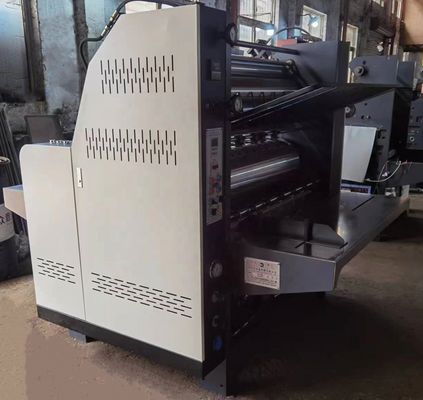 Machine voor het lamineren van gegolfd karton met een spanning van 380 V en een vermogen van een generator van 3 kW