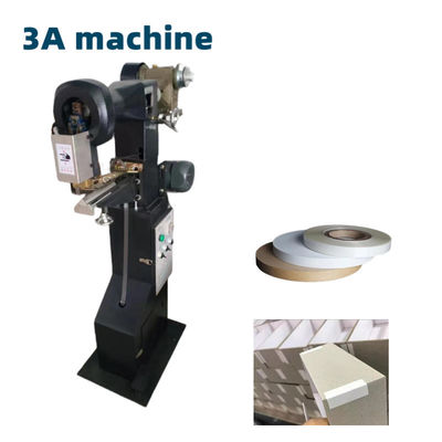 Mini-automatische lijmmachine van 200 kg voor het plakken van stevige hoekbanden voor papieren dozen